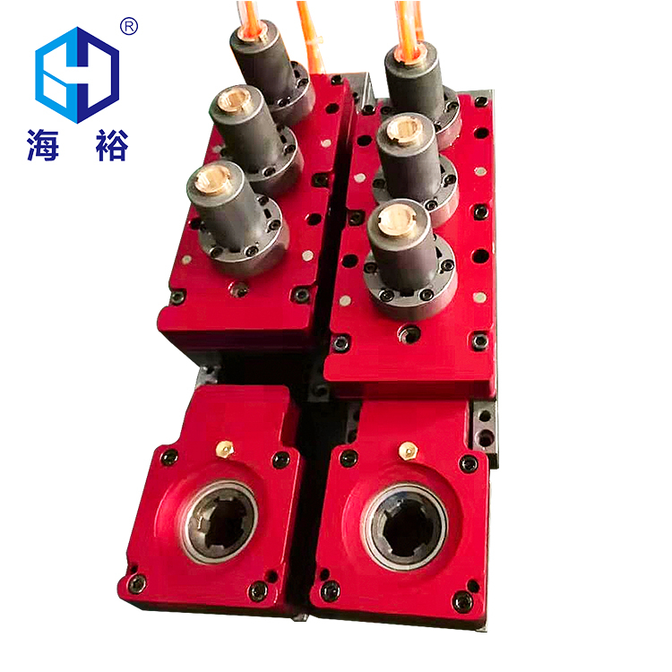 三孔模內攻牙機