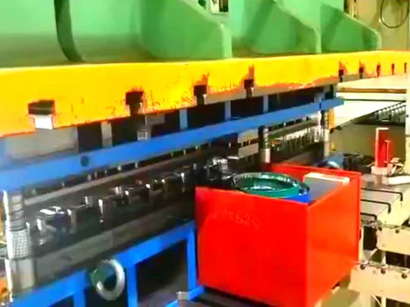 模內(nèi)鉚接設(shè)備